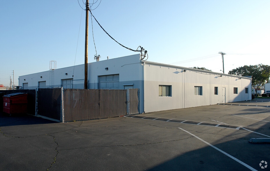 More Photos Of 868-882 W 16th St, Newport Beach Unknown For Lease