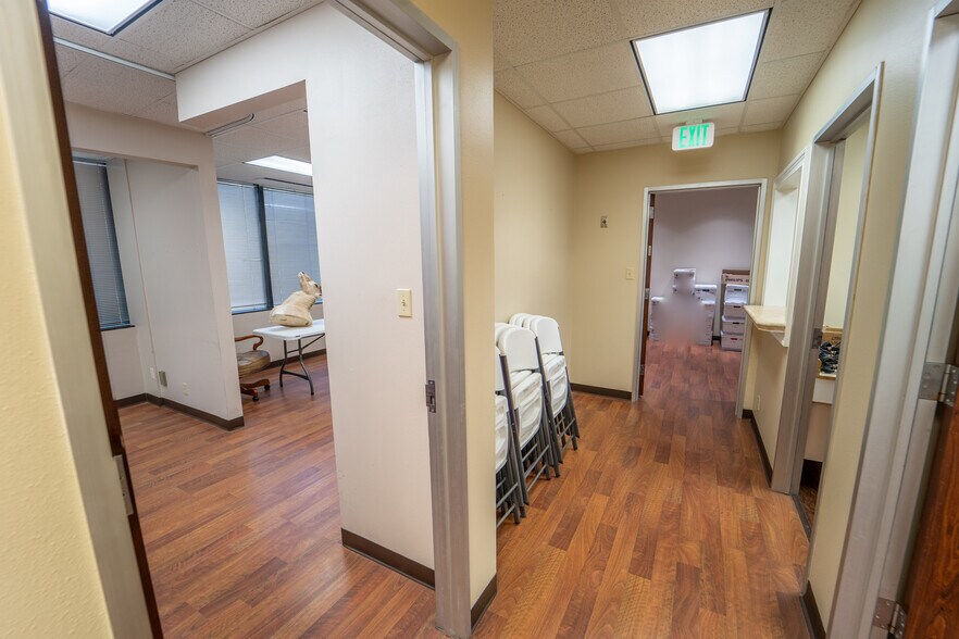 More Photos Of 115 Medical Dr, Victoria Medical For Sale