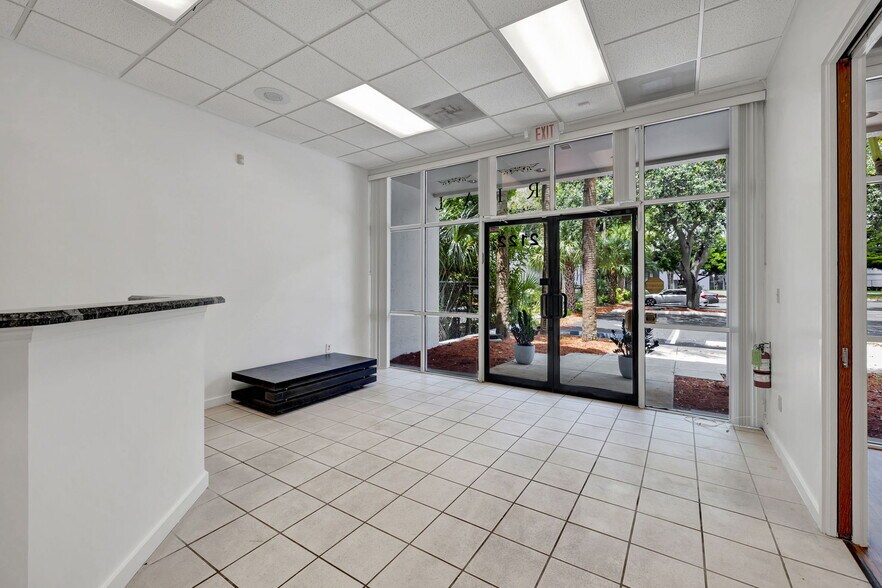 More Photos Of 2122 Blount Rd, Pompano Beach Warehouse For Lease