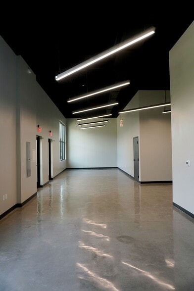 More Photos Of 771 Garden Commerce, Winter Garden Research And Development For Lease