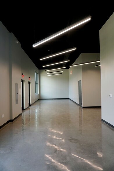 More Photos Of 775 Garden Commerce Pky, Winter Garden Research And Development For Lease