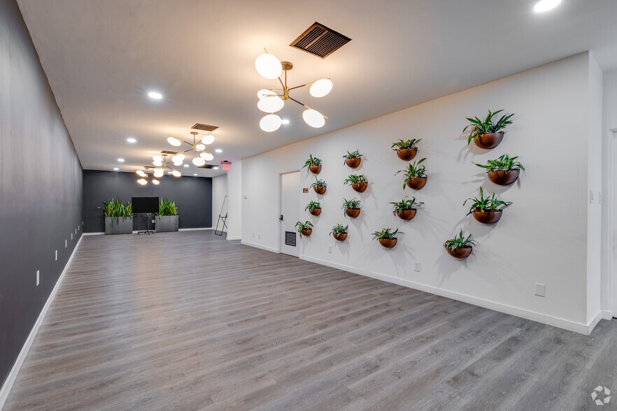 More Photos Of 319 S 3rd St, Las Vegas Loft Creative Space For Sale