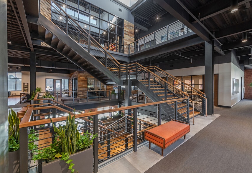 More Photos Of 300 E Davis St, McKinney Coworking Space