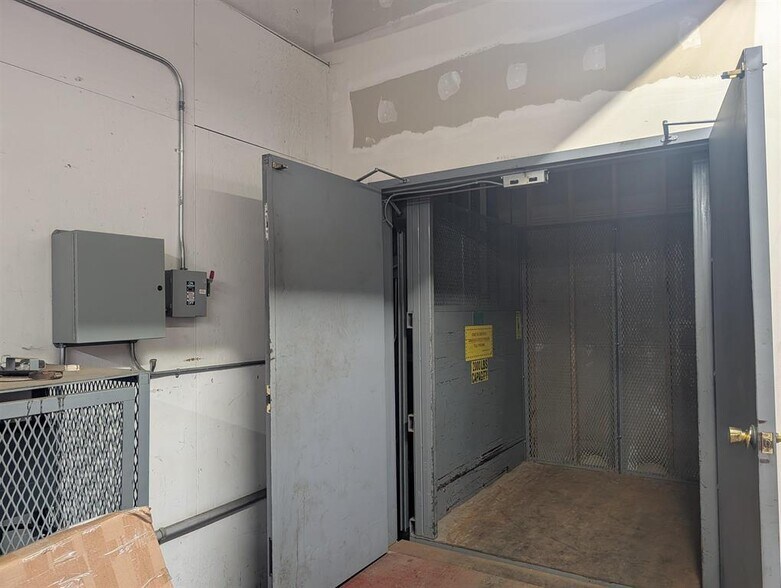 More Photos Of 91 Main St, Claremont Self Storage For Sale