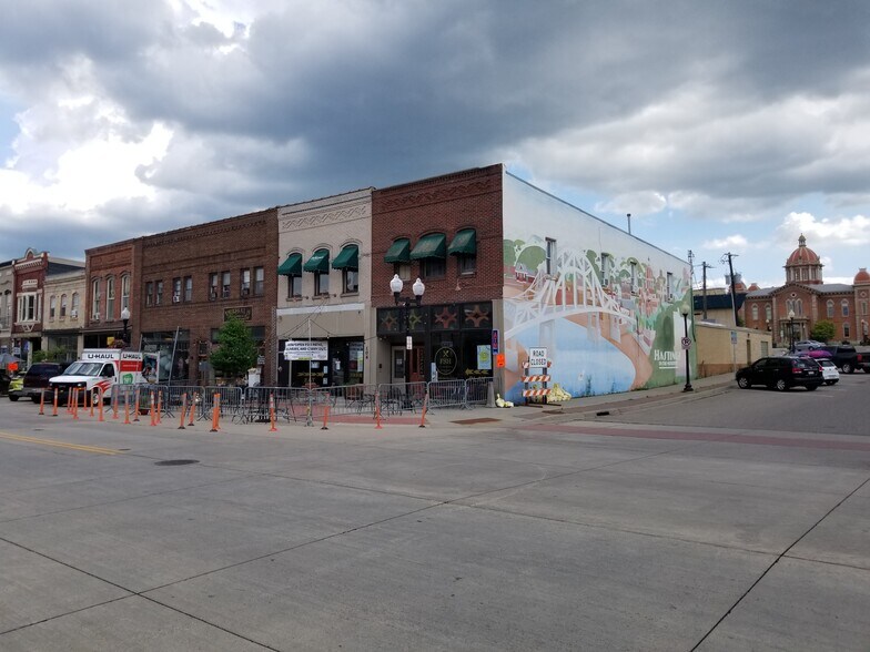 More Photos Of 106 2nd St E, Hastings Restaurant For Sale