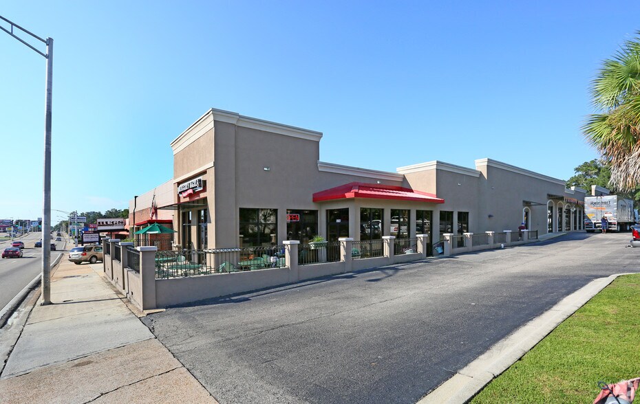 Primary Photo Of 1212 N Monroe St, Tallahassee Fast Food For Sale