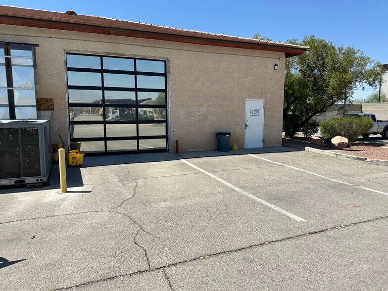 More Photos Of 2222 W Cheyenne Ave, North Las Vegas Freestanding For Lease