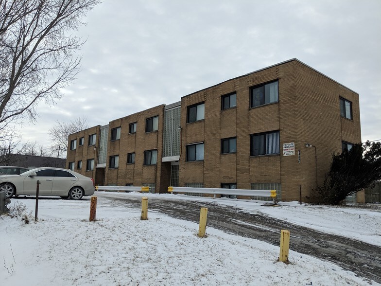 More Photos Of 4467 Lee Rd, Cleveland Apartments For Sale