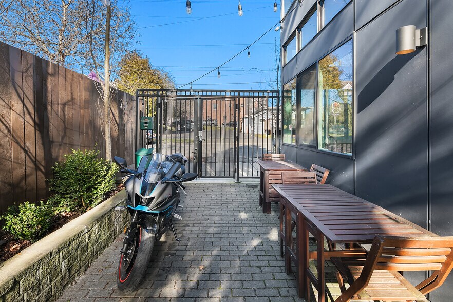 More Photos Of 1501 NW 59th St, Seattle Apartments For Sale