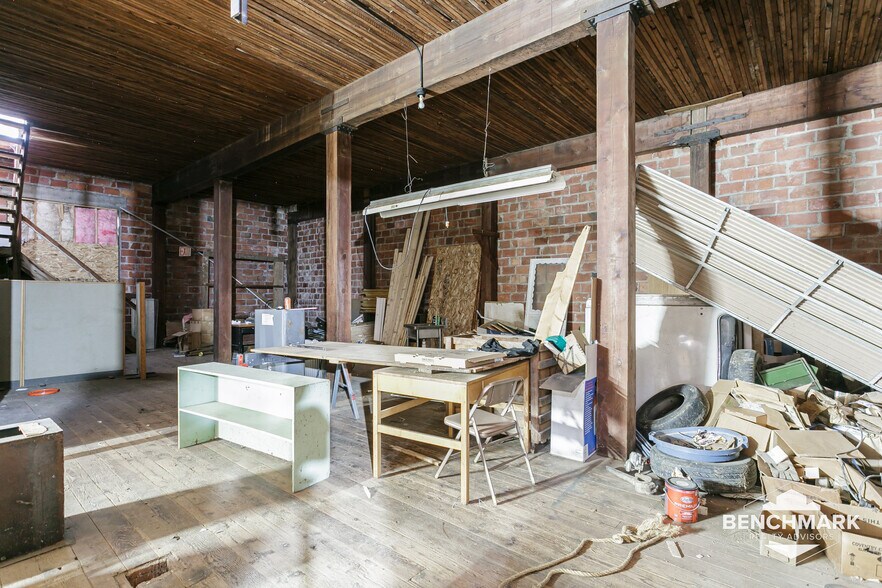 More Photos Of 4017 Railroad, Williamson Warehouse For Sale