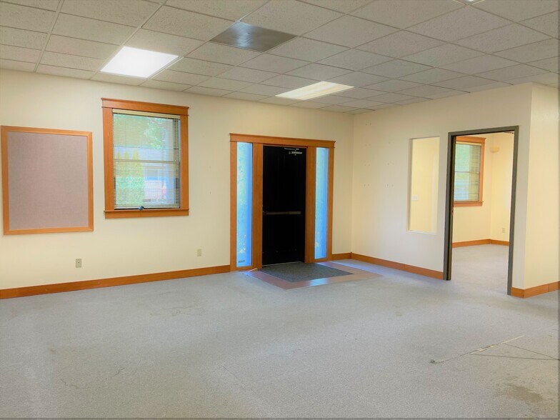 More Photos Of 18660 Sw Boones Ferry Rd, Tualatin Office For Lease