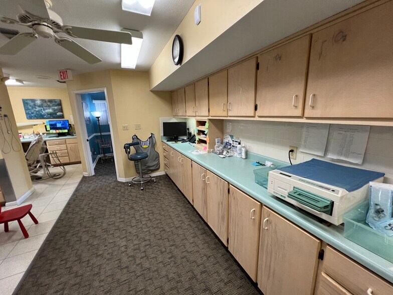 More Photos Of 901 New Warrington Rd, Pensacola Medical For Sale