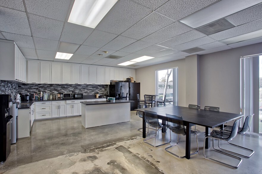 More Photos Of 19732 MacArthur Blvd, Irvine Office For Lease