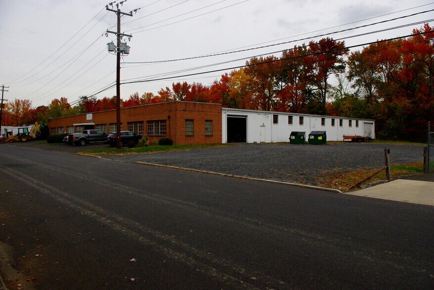 More Photos Of 616 Nolan Ave, Morrisville Warehouse For Lease