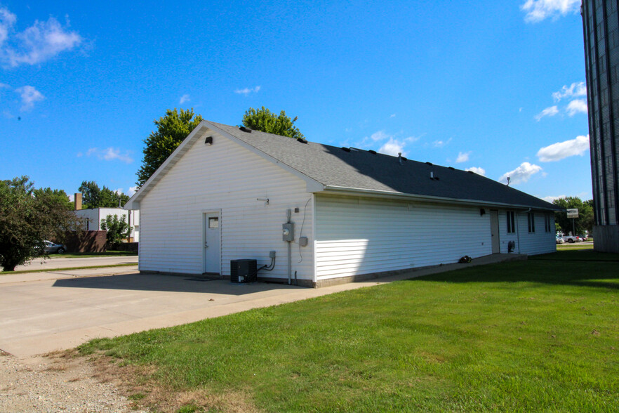 More Photos Of 135 E Front St, Claremont Specialty For Sale
