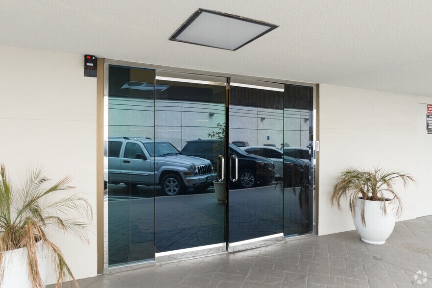 More Photos Of 3812 Sepulveda Blvd, Torrance Office For Lease