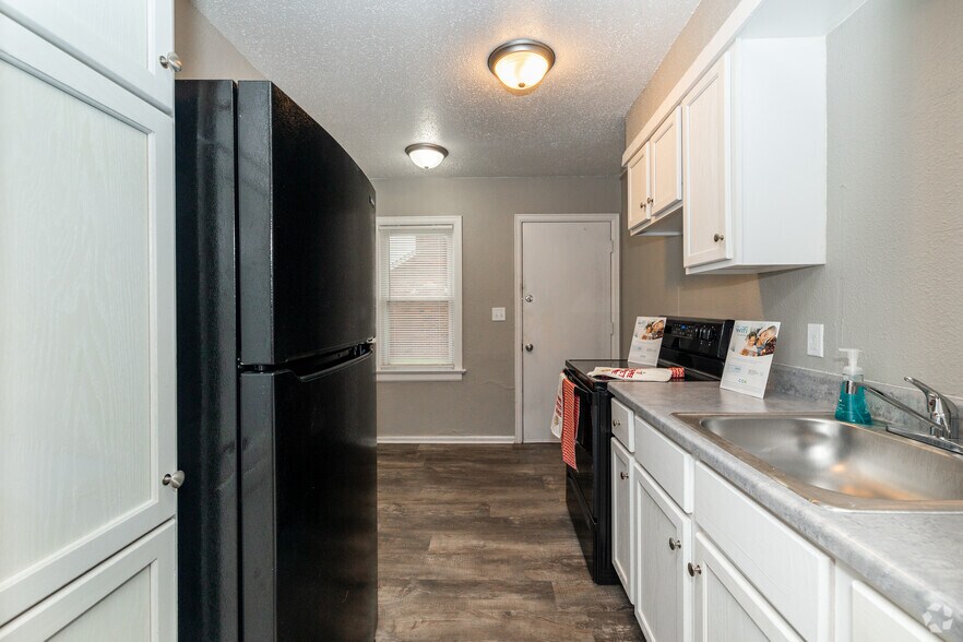 More Photos Of 1516 E 3rd St, Wichita Apartments For Sale