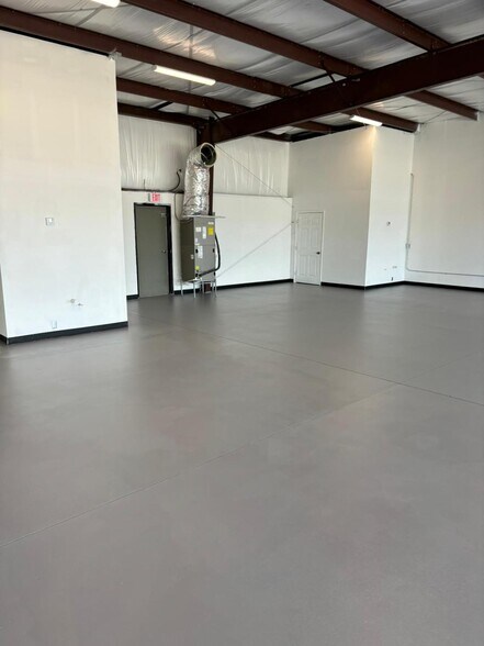 More Photos Of 10663 Monaco Dr, Jacksonville Storefront For Lease