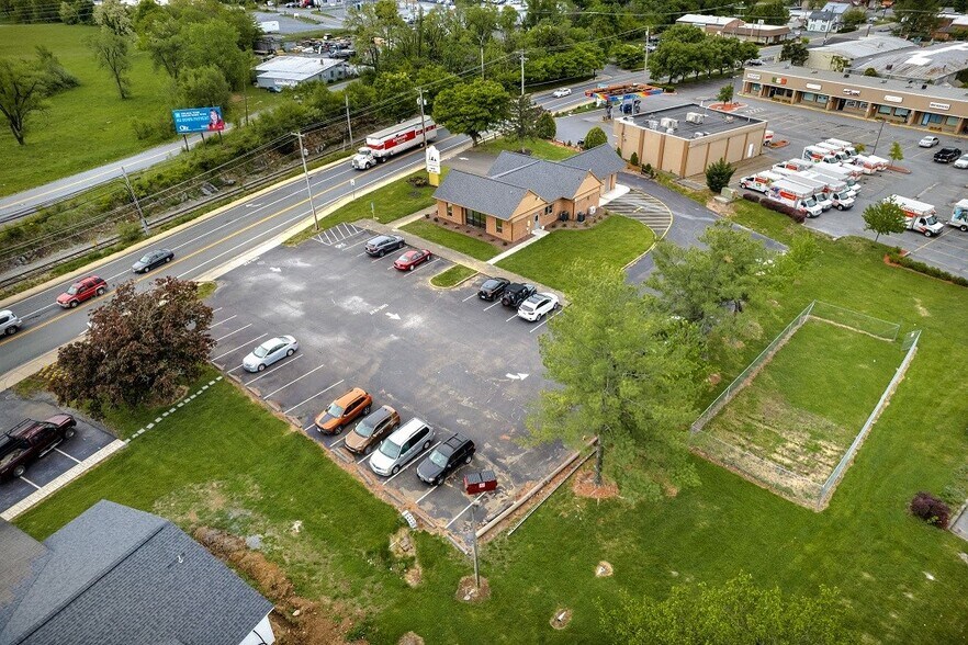 More Photos Of 829 N Loudoun St, Winchester Freestanding For Sale