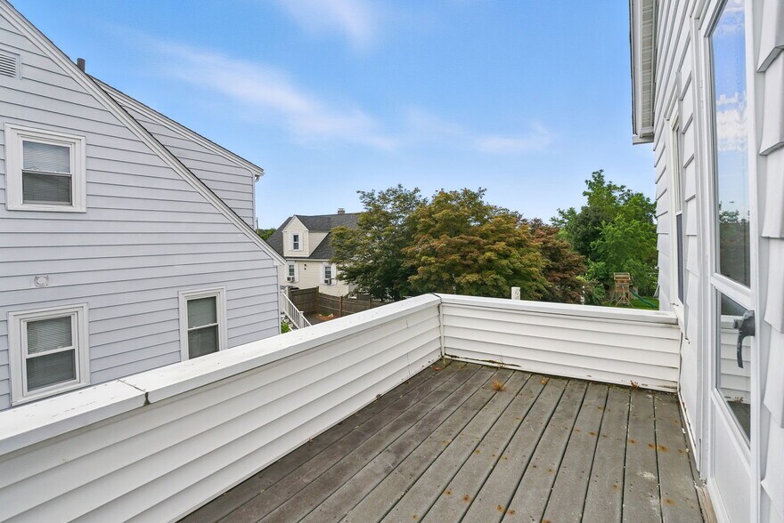 More Photos Of 177-179 Massachusetts Ave, North Andover Apartments For Sale