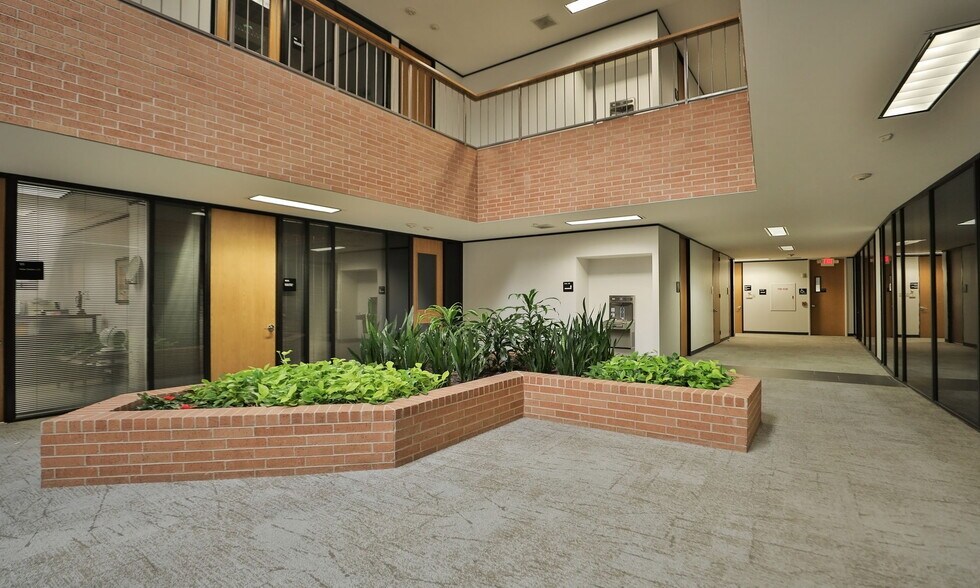 More Photos Of 5252 Westchester St, Houston Office Residential For Lease