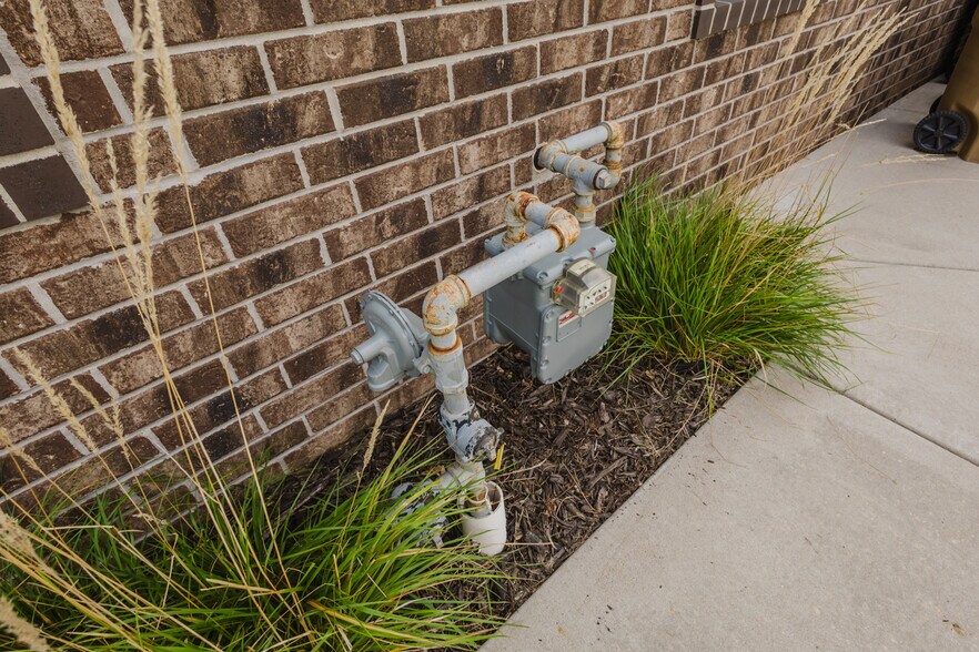 More Photos Of 429 S 119th St W, Wichita Office For Sale