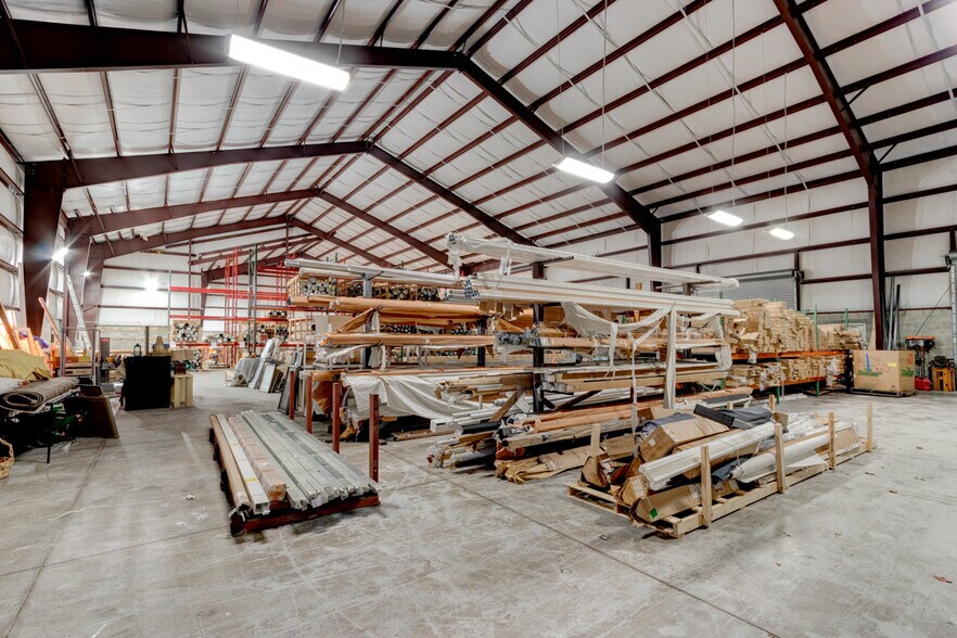 More Photos Of 585 Commonwealth Blvd, Port Orange Manufacturing For Sale