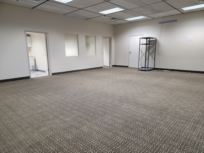 More Photos Of 22 Paris Ave, Rockleigh Office For Lease