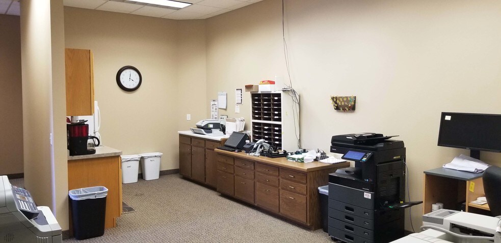 More Photos Of 3601 18th St S, Saint Cloud Showroom For Sale