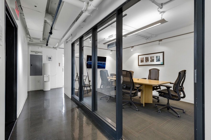 More Photos Of 525 Rue Sherbrooke E, Montréal Office For Sale