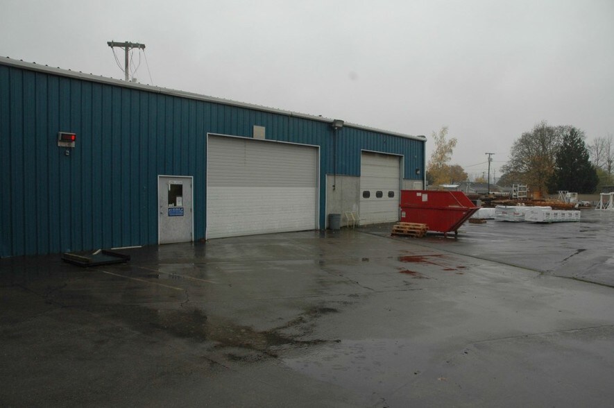 More Photos Of 500 E Illinois St, Newberg Manufacturing For Lease