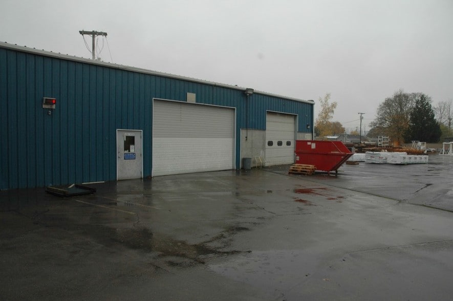 More Photos Of 500 E Illinois St, Newberg Manufacturing For Lease