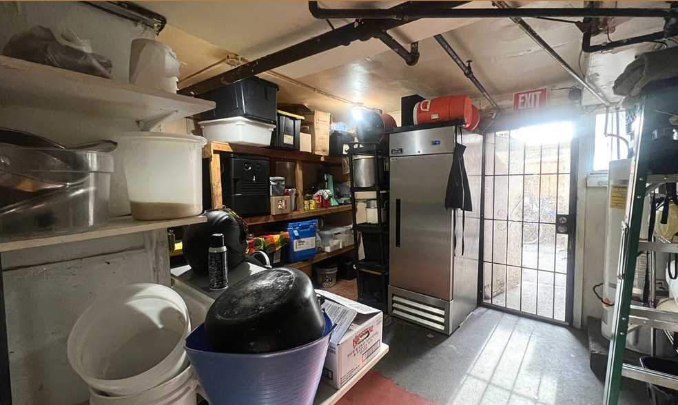 More Photos Of 1260 Main St, Watsonville Unknown For Lease