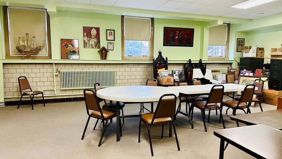 More Photos Of 1018 College Ave, Niagara Falls Schools For Sale