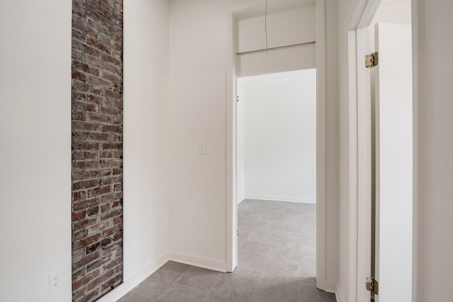 More Photos Of 574 S Cooper St, Memphis Office For Lease