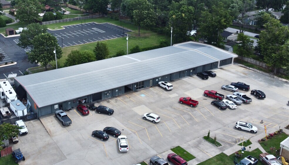 Primary Photo Of 1601 Acorn Dr, Rogers Distribution For Lease
