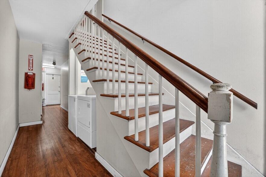 More Photos Of 1518 Parkway, Austin Multifamily For Sale