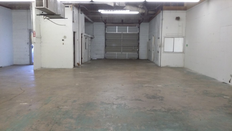More Photos Of 1105 Colorado Ln, Arlington Unknown For Lease
