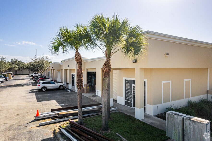 More Photos Of 3888 Mannix Dr, Naples Light Manufacturing For Lease