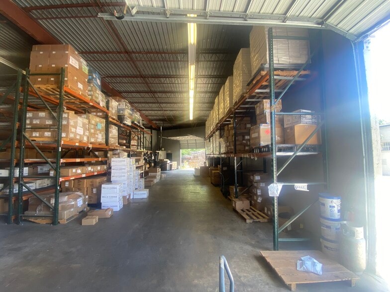More Photos Of 2001 Saint Louis Ave, Fort Worth Warehouse For Lease