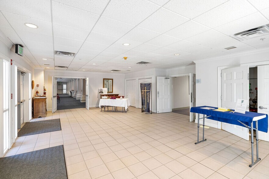 More Photos Of 1941 Shorter Ave SW, Rome Religious Facility For Lease