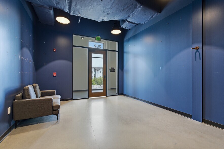 More Photos Of 6100 Robertson Ave, Nashville Storefront For Lease