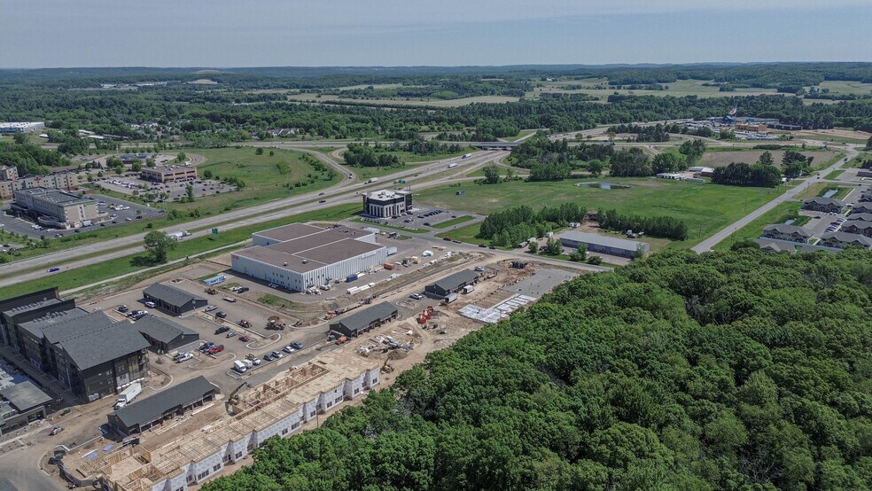 More Photos Of 4740 Bourbon St, Eau Claire Warehouse For Lease