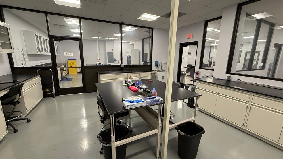 More Photos Of 2550 Brodhead Rd, Bethlehem Flex For Lease