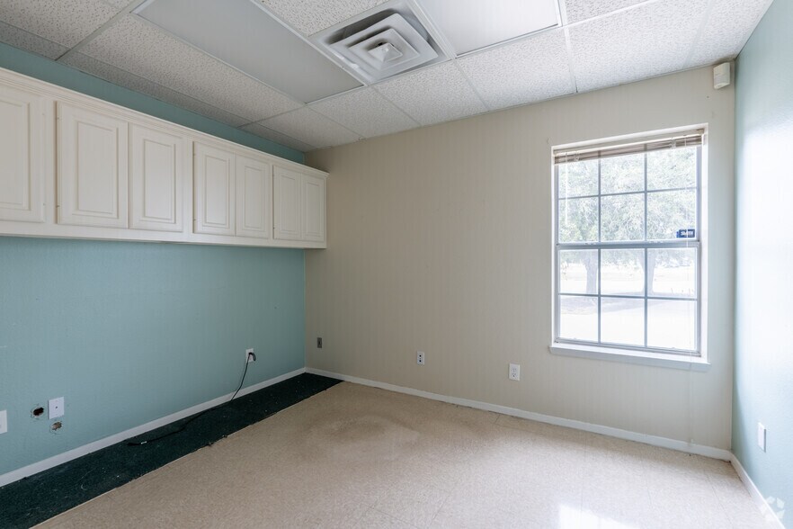 More Photos Of 50 Village Trail, Trophy Club Schools For Sale