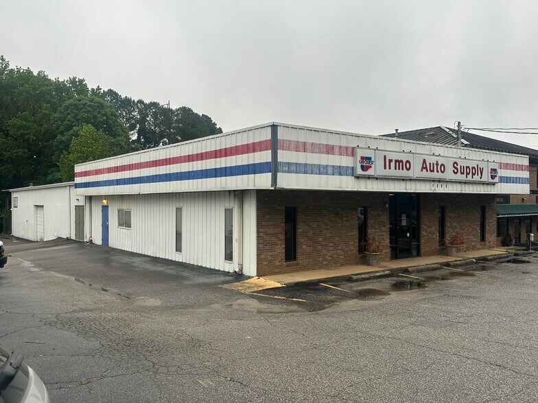 More Photos Of 7592 Woodrow St, Irmo Freestanding For Sale