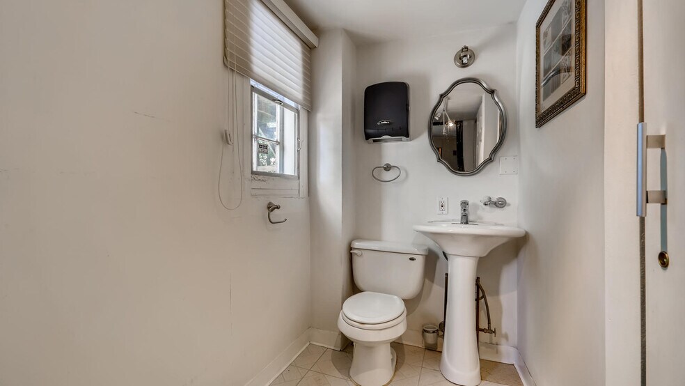 More Photos Of 231 N Milwaukee Ave, Wheeling Freestanding For Sale