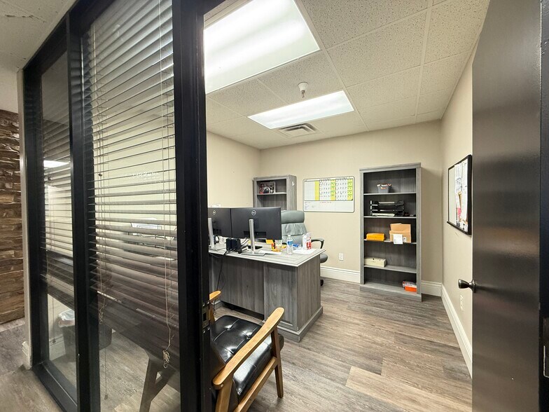 More Photos Of 3250 N Colorado St, Chandler Warehouse For Lease