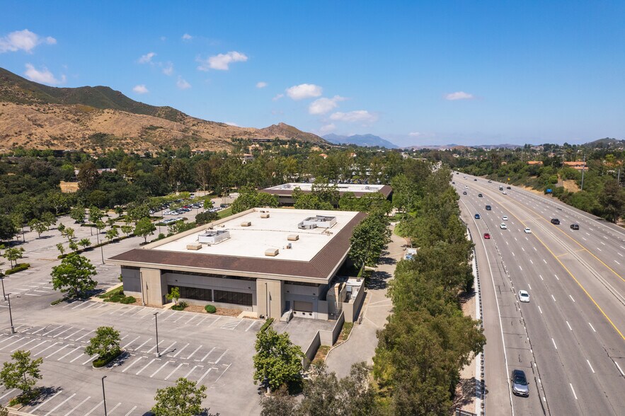 More Photos Of 29701 Agoura Rd, Agoura Hills Light Manufacturing For Lease