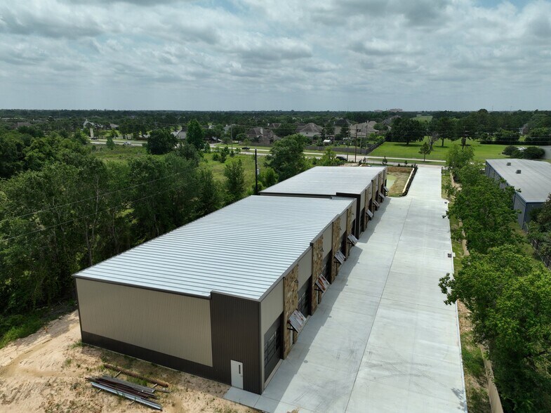 More Photos Of 17214 Huffmeister Rd, Cypress Showroom For Sale